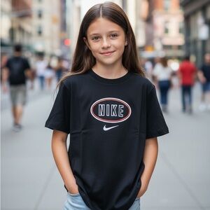 Black Nike Girl Tee t-Shirt.
